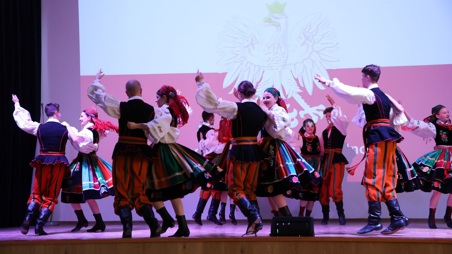 Zespół Pieśni i Tańca Rzeszowiacy zatańczył na uroczystościach w ZST w Mielcu.
