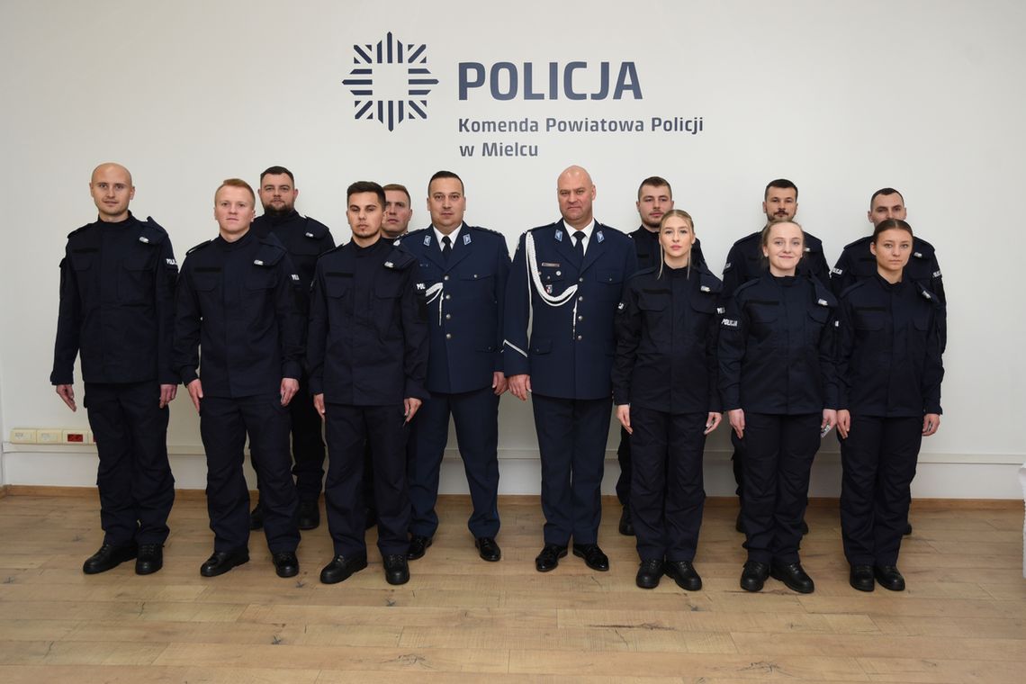 12 nowo przyjętych policjantów zasili szeregi mieleckiej Policji