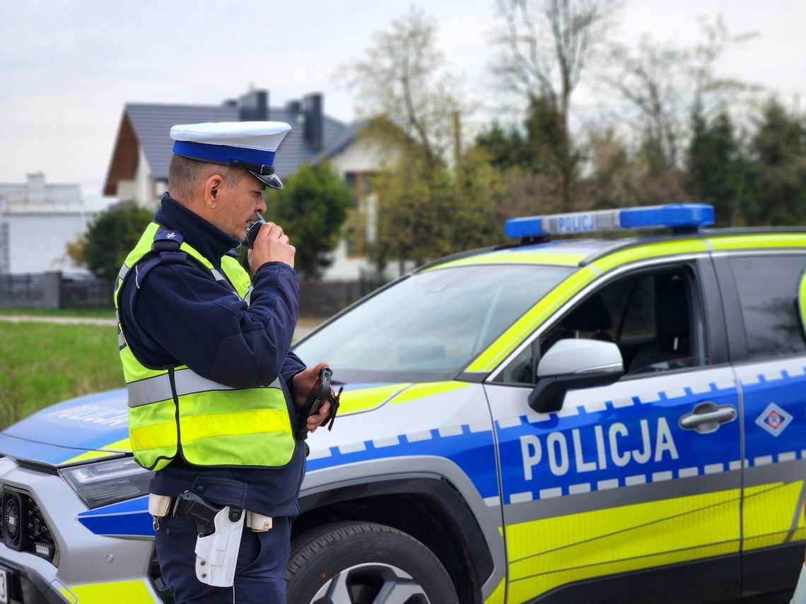 18-latek za kierownicą BMW miał ponad promil alkoholu. Zakończył jazdę na słupie 18-latek za kierownicą BMW miał ponad promil alkoholu. Zakończył jazdę na słupie