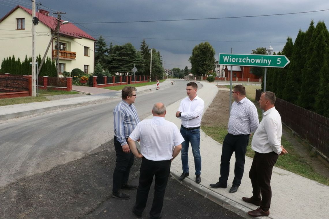3,4 km nowej nawierzchni asfaltowej na odcinku drogi Wierzchowiny-Bór-Jamy