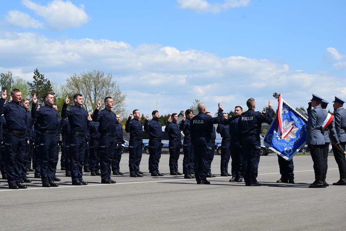 5 nowych policjantów wzmocni szeregi mieleckiej policji