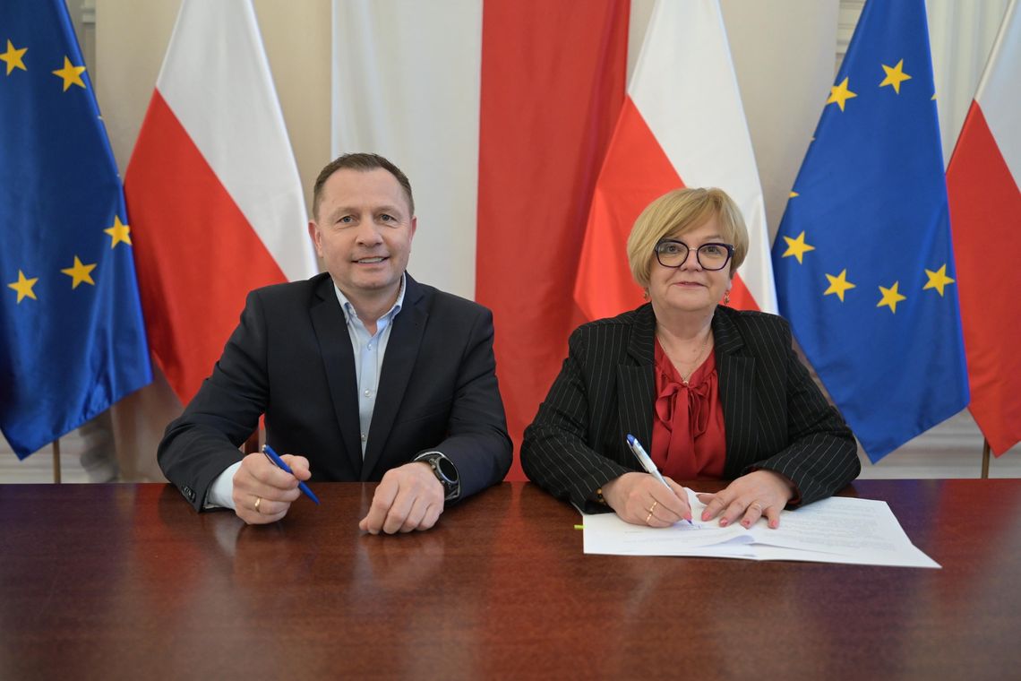 Będą remonty dróg w Rzemieniu. Umowa podpisana są pieniądze Będą remonty dróg w Rzemieniu. Umowa podpisana są pieniądze