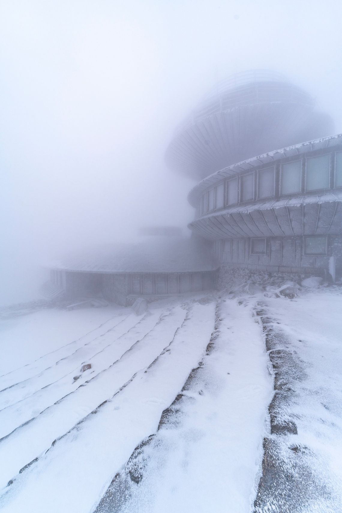 Będzie wiało. Zawieje, zamiecie, najnowsze informacje i ostrzeżenia.