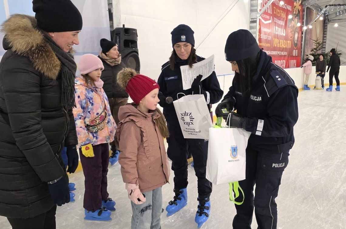 Bezpieczeństwo na lodowisku. Policja uczy i przypomina