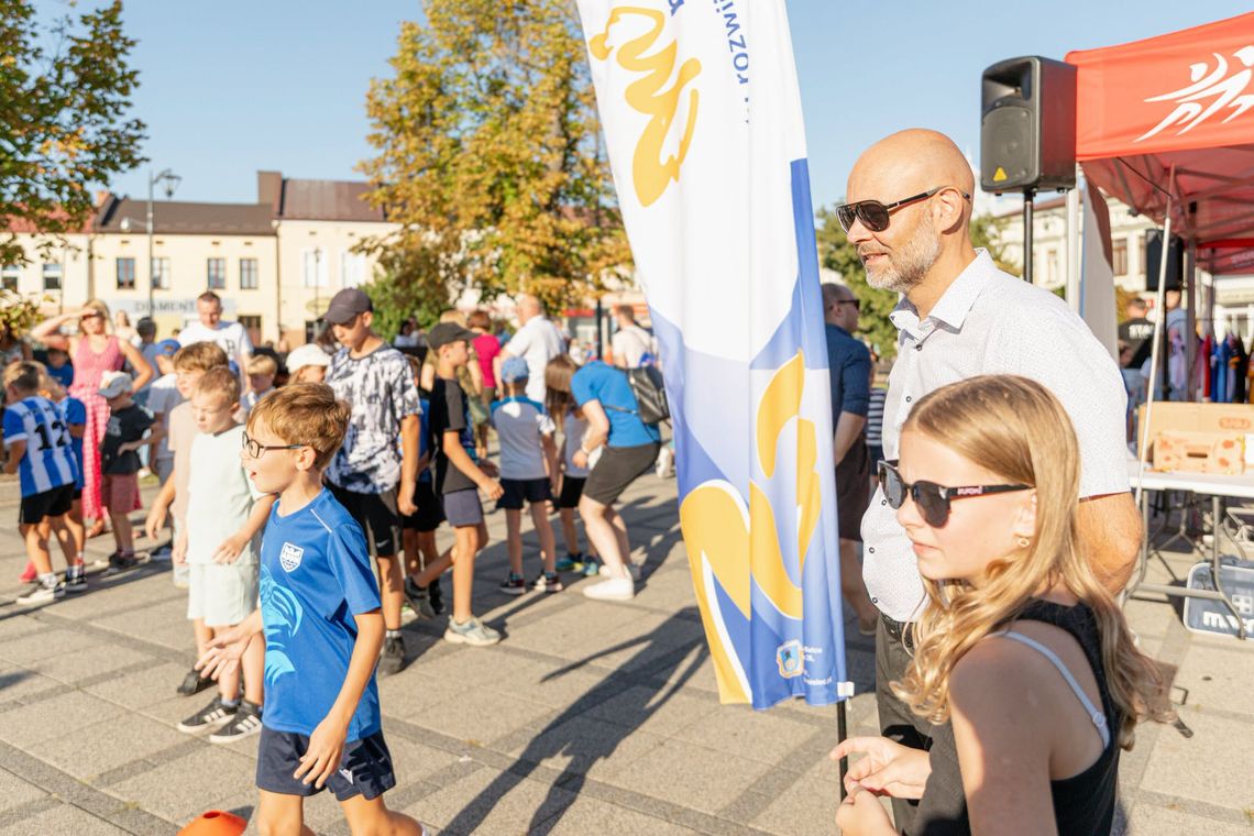 Biało-Niebieska Sobota na mieleckim Rynku