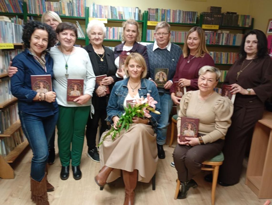 Biblioteka lasem pachnąca. Spotkanie autorskie z Mają Drozd w Podleszanach.