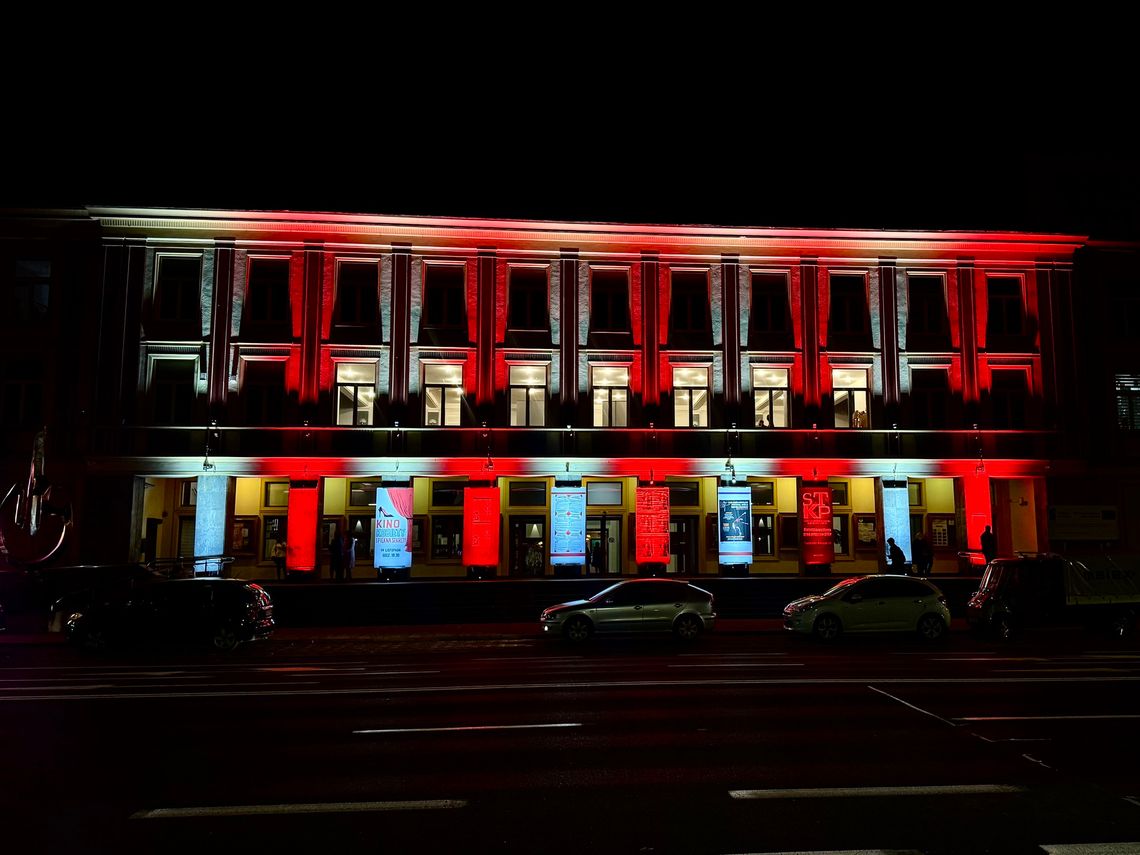 Budynek Domu Kultury SCK w Biało-Czerwonych barwach Budynek Domu Kultury SCK w Biało-Czerwonych barwach