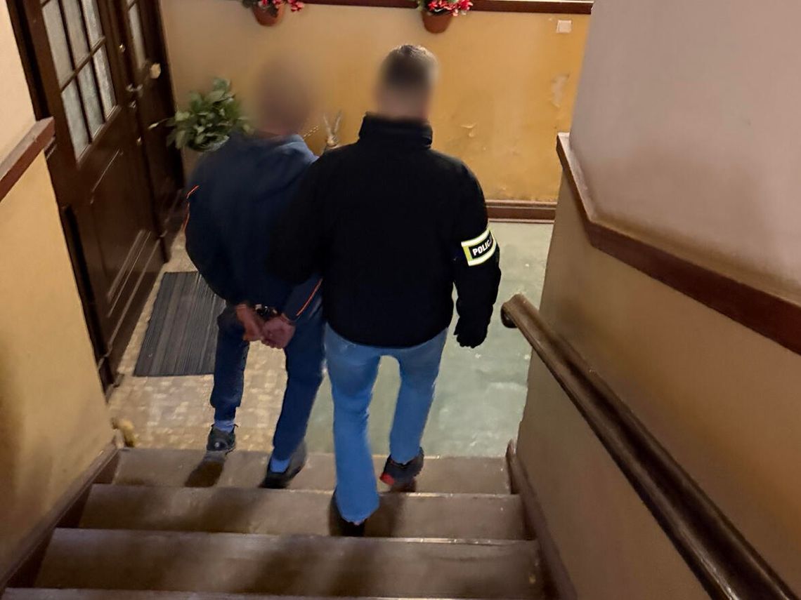 Byli poszukiwani listami gończymi – zatrzymali ich podkarpaccy policjanci Byli poszukiwani listami gończymi – zatrzymali ich podkarpaccy policjanci