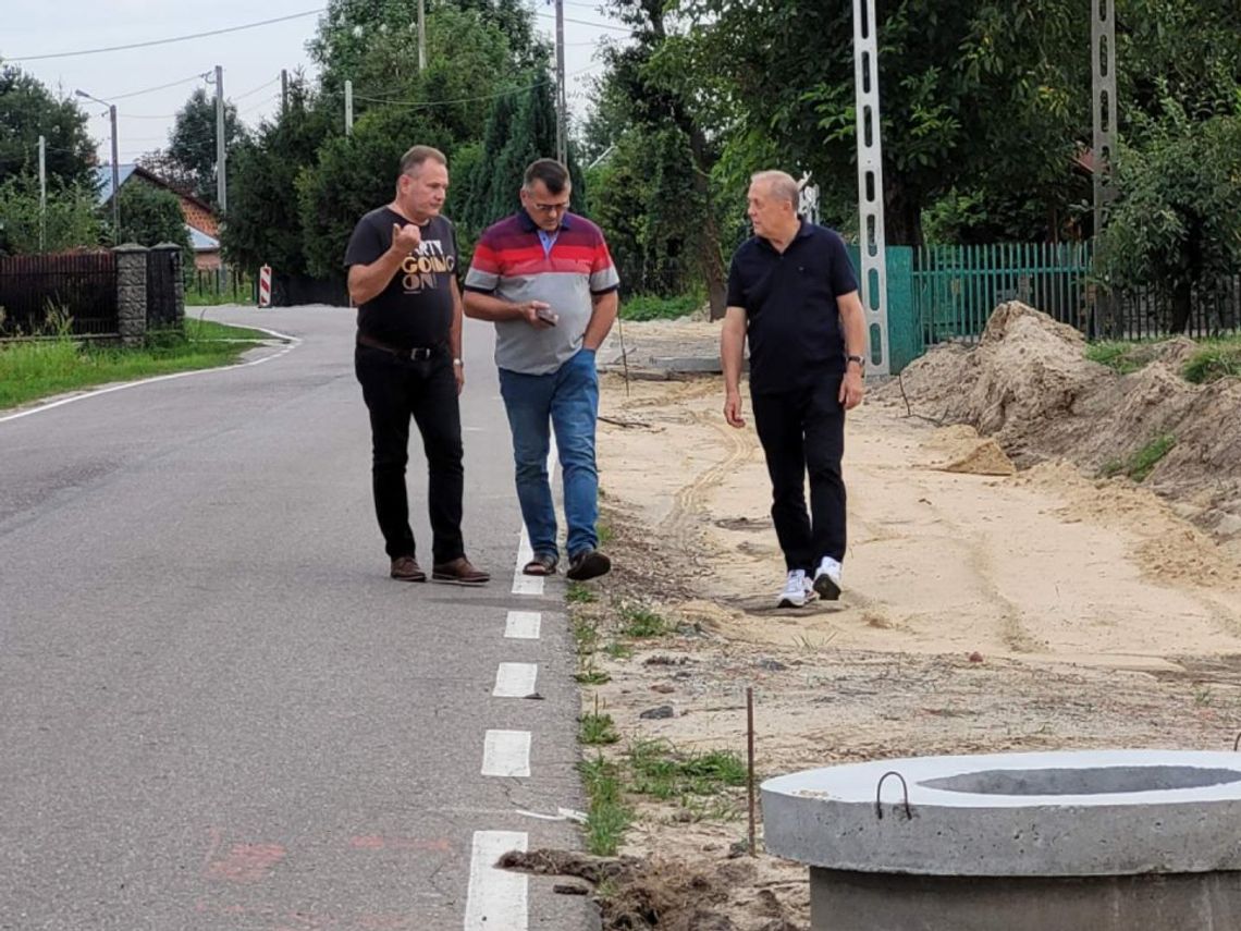 Chodnik w Grochowem II prawie gotowy