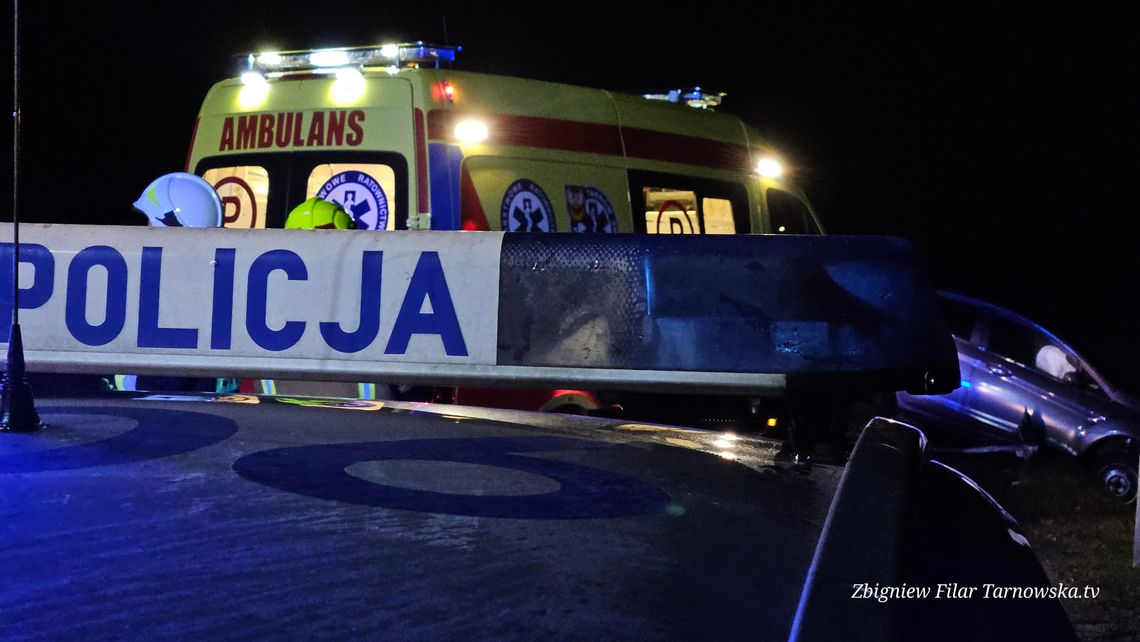 Córka byłego prezydenta trafiła do szpitala. Jaguar uderzył w bariery na S7 Córka byłego prezydenta trafiła do szpitala. Jaguar uderzył w bariery na S7