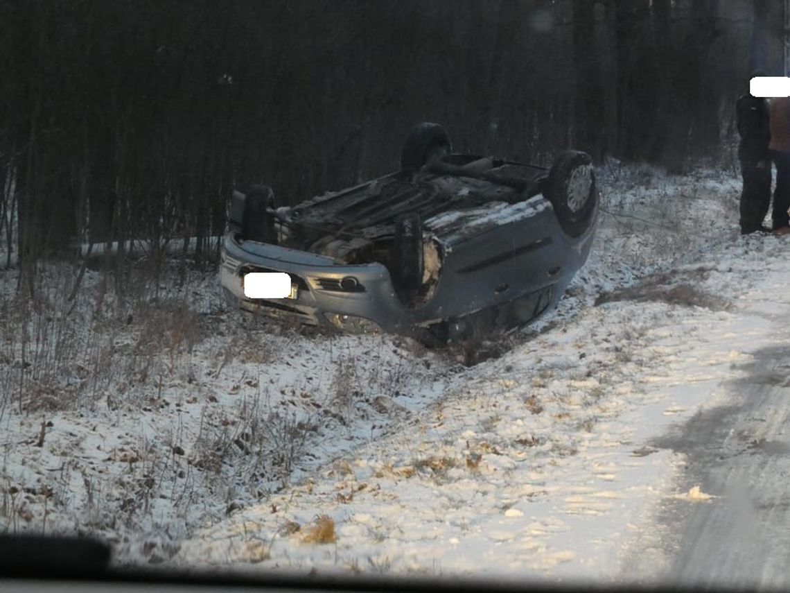 Dachowanie pojazdu na drodze powiatowej w miejscowości Przecław - Łączki Brzeskie