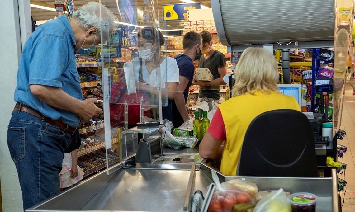 Drożyna w sklepach nie odpuszcza. Masło i cukier są najbardziej drożejącymi produktami