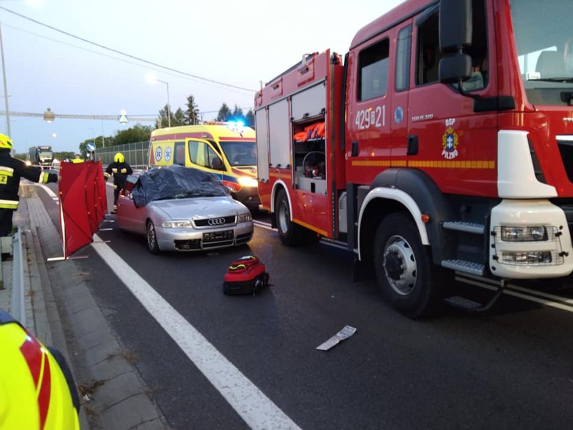 Dwa tragiczne wypadki w powiecie dębickim. Nie żyje pieszy oraz kierowca, który wjechał do rowu