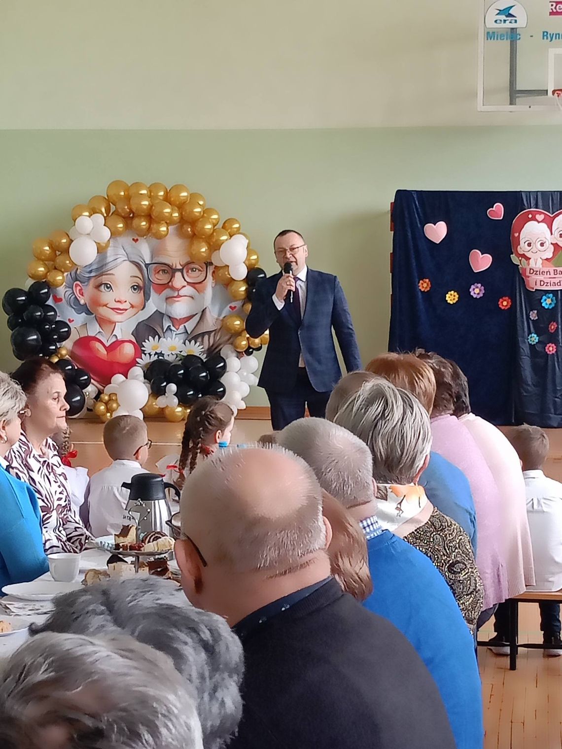 Dzień Babci i Dziadka w Szkole Podstawowej w Gawłuszowicach