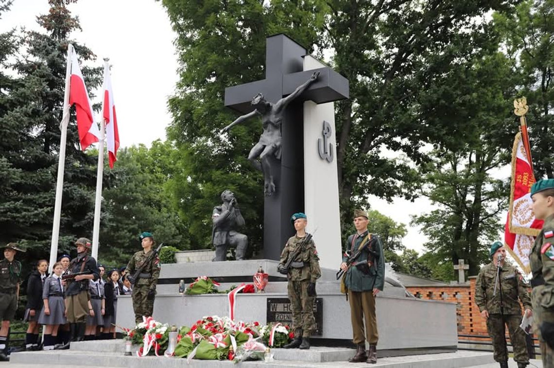 Dzisiaj o godzinie 17: 00 w Polsce zawyją syreny. 81. rocznica wybuchu Powstania Warszawskiego.