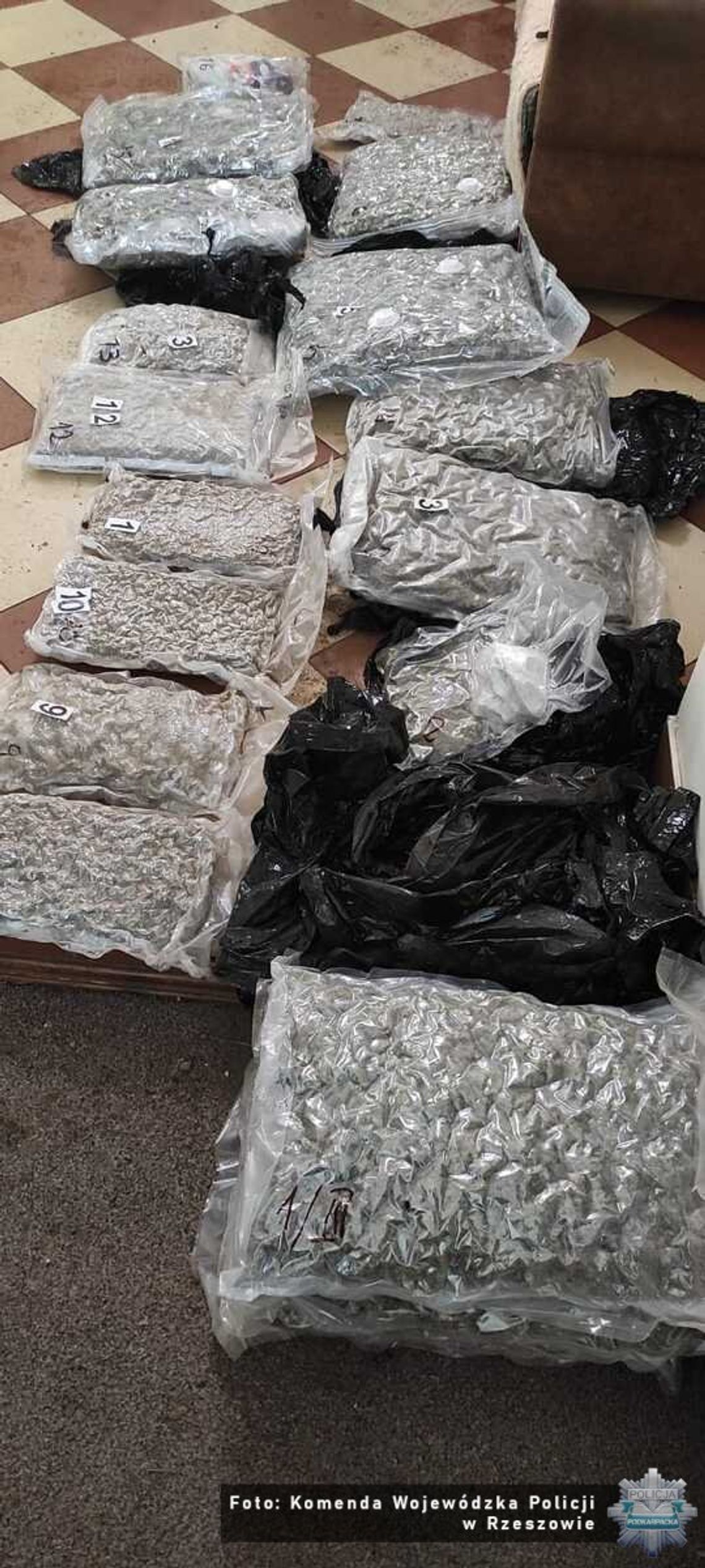 Funkcjonariusze zabezpieczyli ponad 60 kg narkotyków