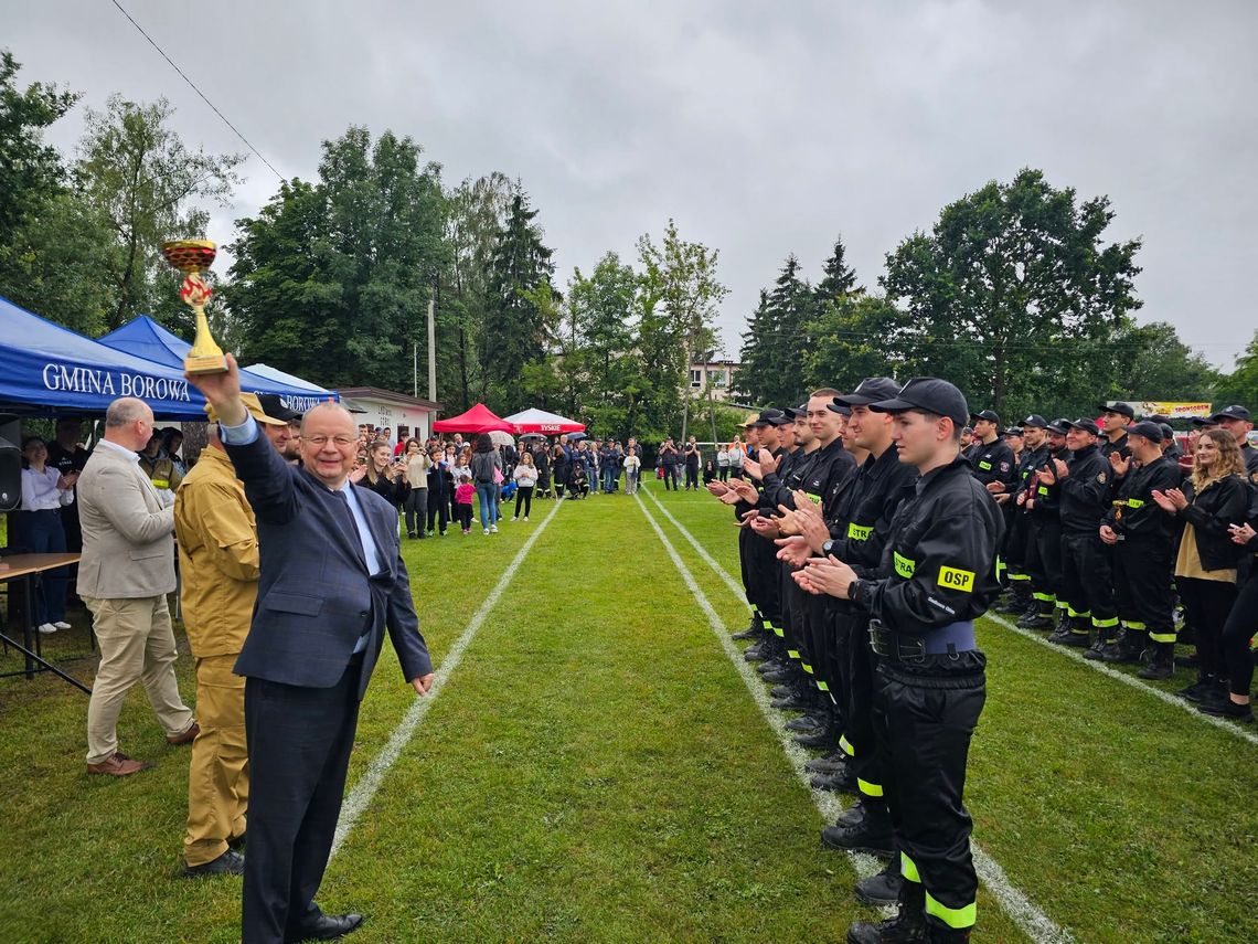 Gminne zawody sportowo-pożarnicze w Górkach Gminne zawody sportowo-pożarnicze w Górkach
