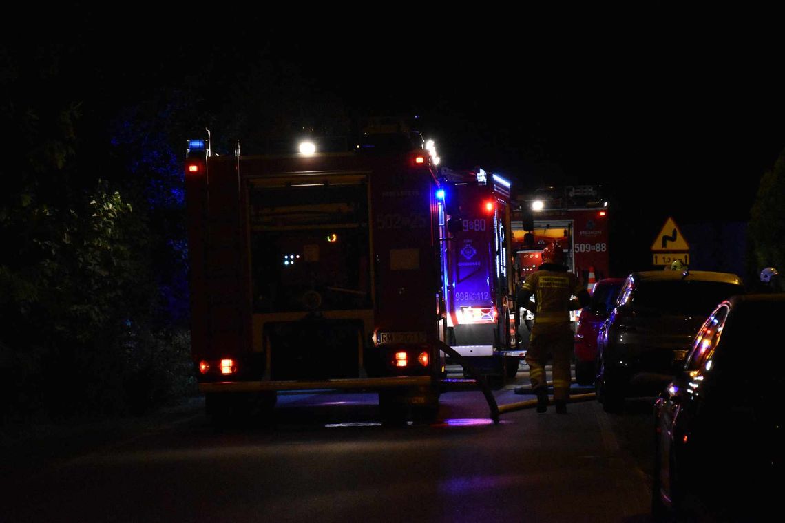 Grochowe. Pożar budynku gospodarczego na jednej z posesji