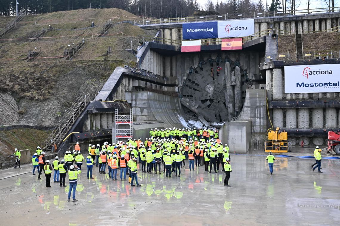 Historyczny moment! Pierwsza nitka tunelu do S19 wydrążona. Historyczny moment! Pierwsza nitka tunelu do S19 wydrążona.
