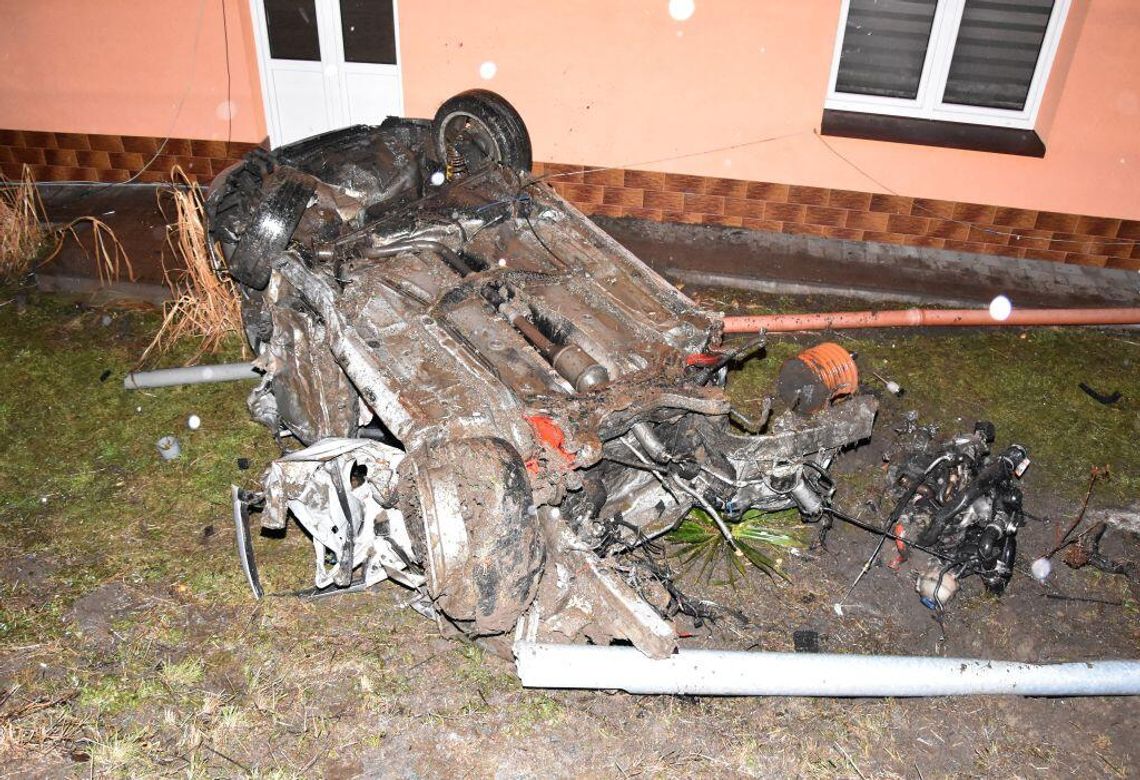 Jechał 200km/h i dachował. Grozi mu 5 lat Jechał 200km/h i dachował. Grozi mu 5 lat