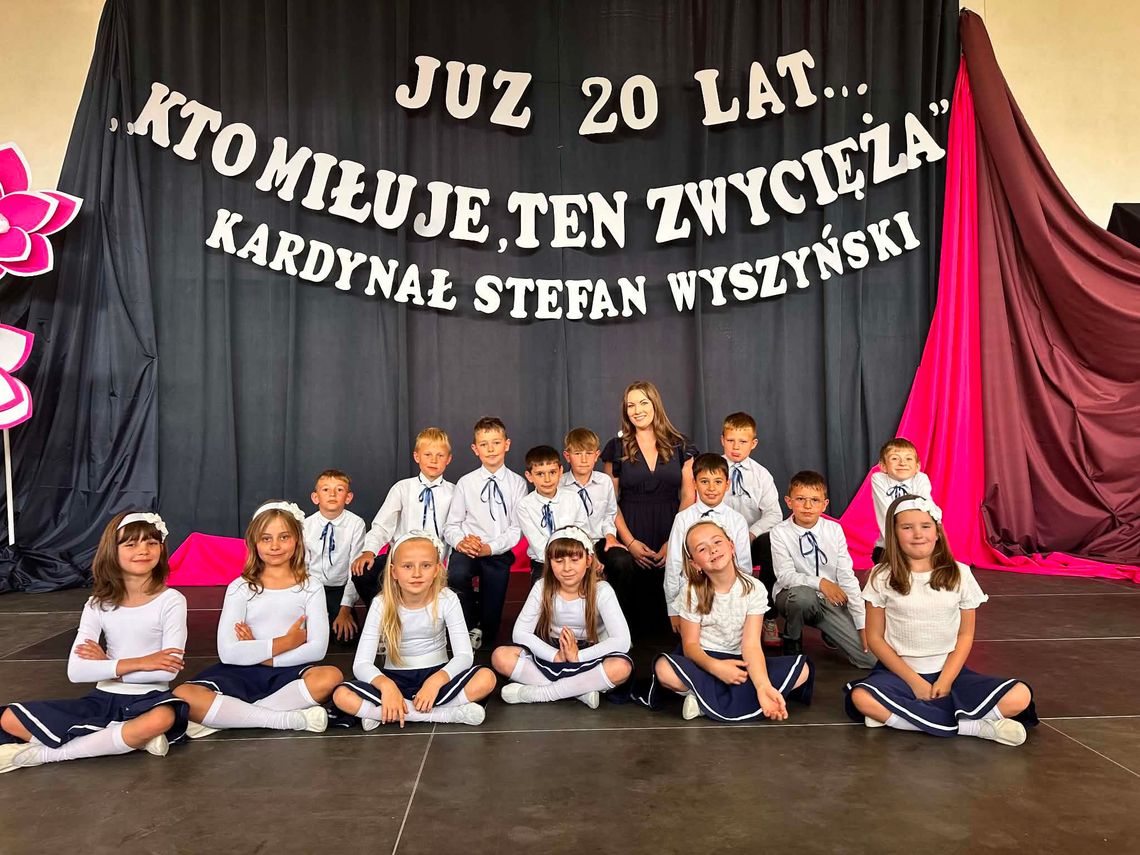 Jubileusz 20-lecia nadania szkole imienia Patrona w Tuszymie Jubileusz 20-lecia nadania szkole imienia Patrona w Tuszymie