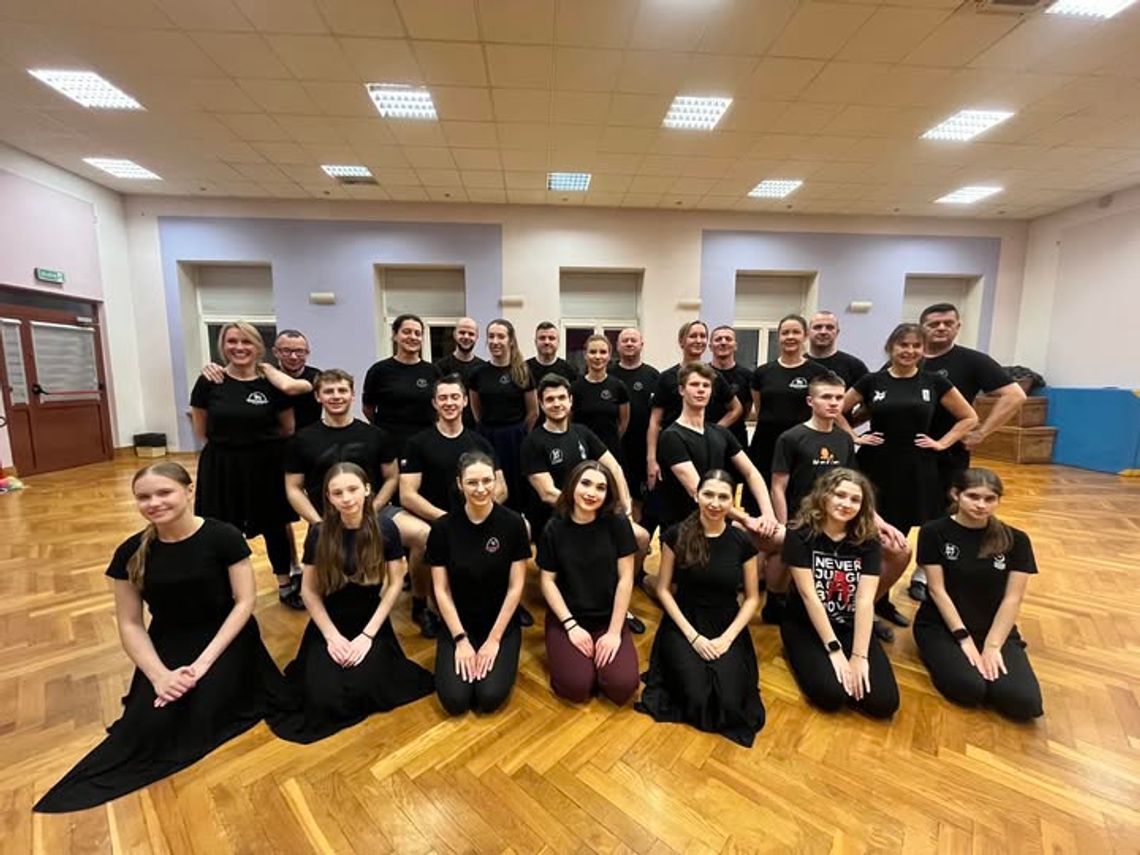 Już coraz bliżej do Koncert Świąteczny RZESZOWIAKÓW Już coraz bliżej do Koncert Świąteczny RZESZOWIAKÓW