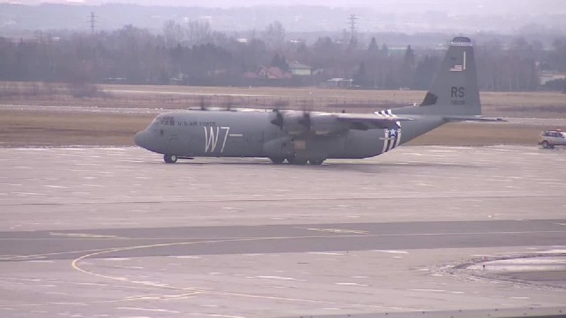 Kolejni amerykańscy żołnierze w Polsce. Pod Rzeszowem wylądował samolot US Air Force