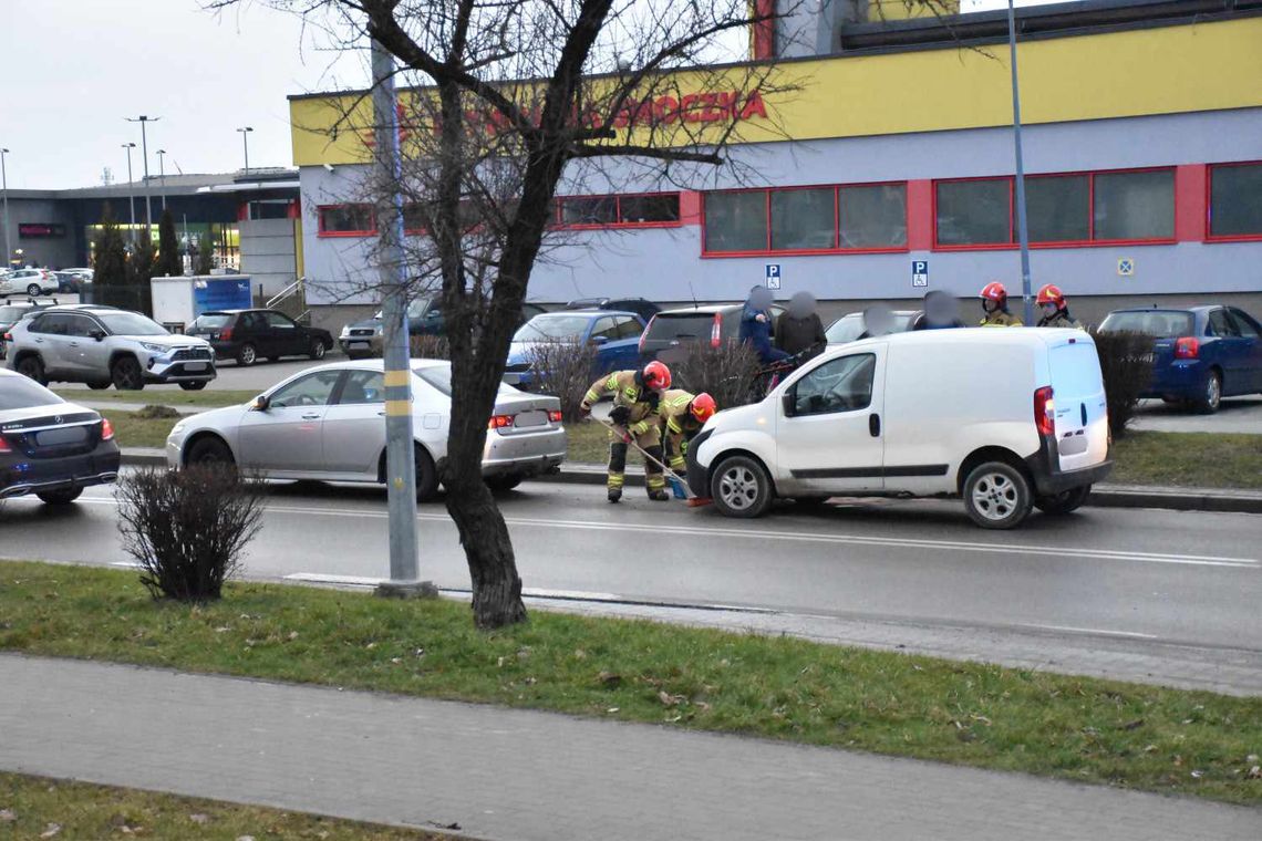 Kolizja samochodów osobowych w Mielcu, interweniowały służby