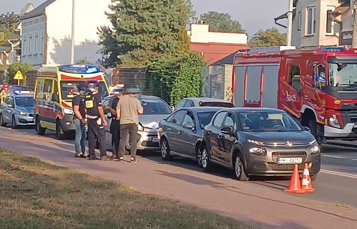 Kolizja trzech samochodów na Staszica w Mielcu