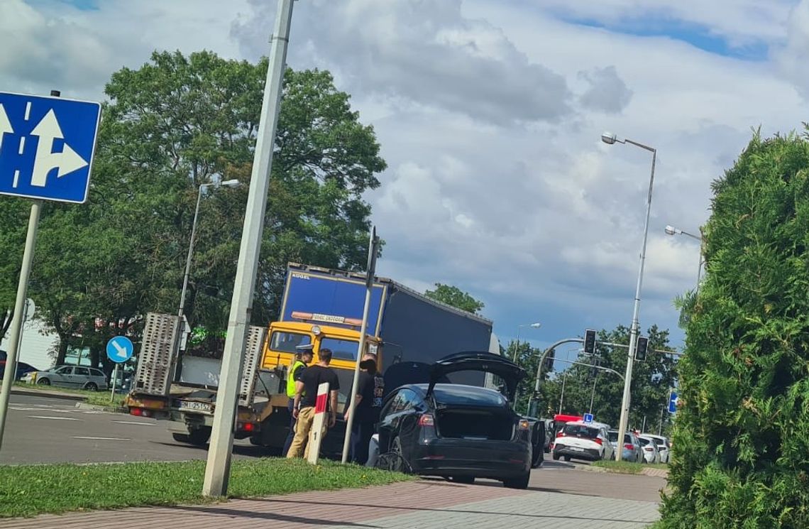 Kolizyjny piątek w Mielcu na Sienkiewicza Kolizyjny piątek w Mielcu na Sienkiewicza