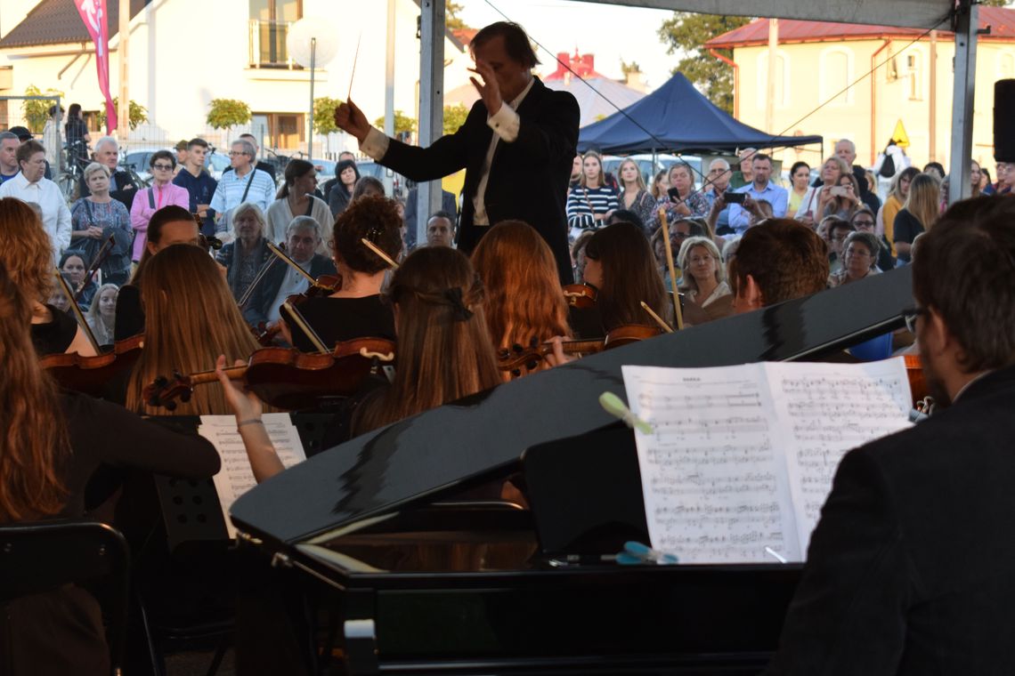 Koncert Kasi Moś - "Muzycznie z kulturą" na mieleckich Bulwarach