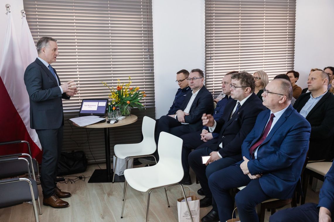 Konferencja "Cyberprzestępczość wśród dzieci i młodzieży- charakterystyka zjawiska, jego skala, przeciwdziałanie"