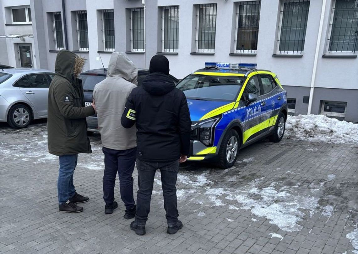 Kryminalni z Tarnobrzega odzyskali blisko 130 tysięcy zł, wyłudzone metodą „na policjanta”