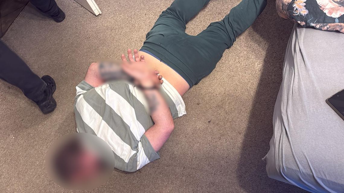 Małopolscy policjanci rozbili gruzińską mafię, która napadała na sklepy jubilerskie na terenie Polski. Wśród zatrzymanych jest gruziński „wor” Małopolscy policjanci rozbili gruzińską mafię, która napadała na sklepy jubilerskie na terenie Polski. Wśród zatrzymanych jest gruziński „wor”