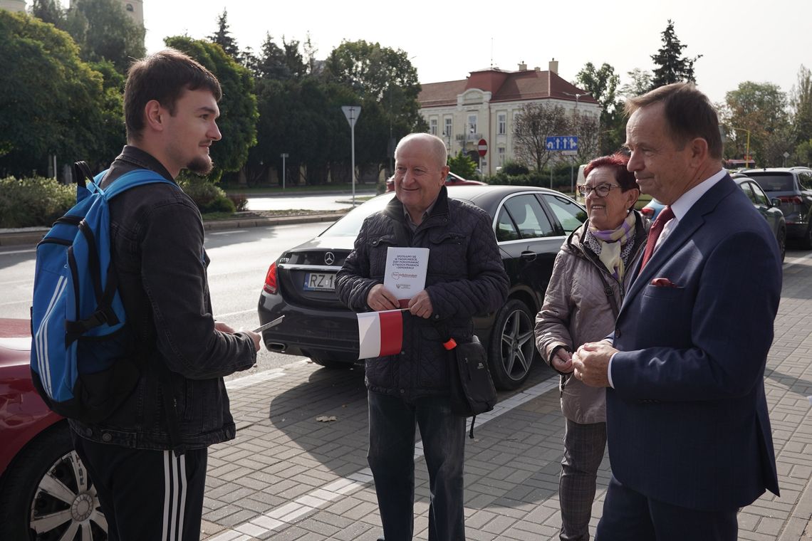 Marszałek zachęca do udziału w referendum