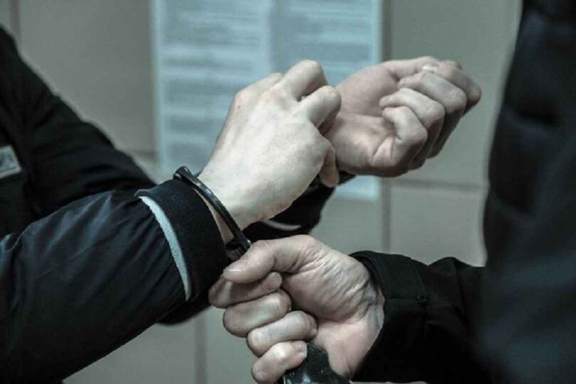 Miał prawo jazdy zaledwie kilka dni. 17-latek jechał na jednym kole Miał prawo jazdy zaledwie kilka dni. 17-latek jechał na jednym kole