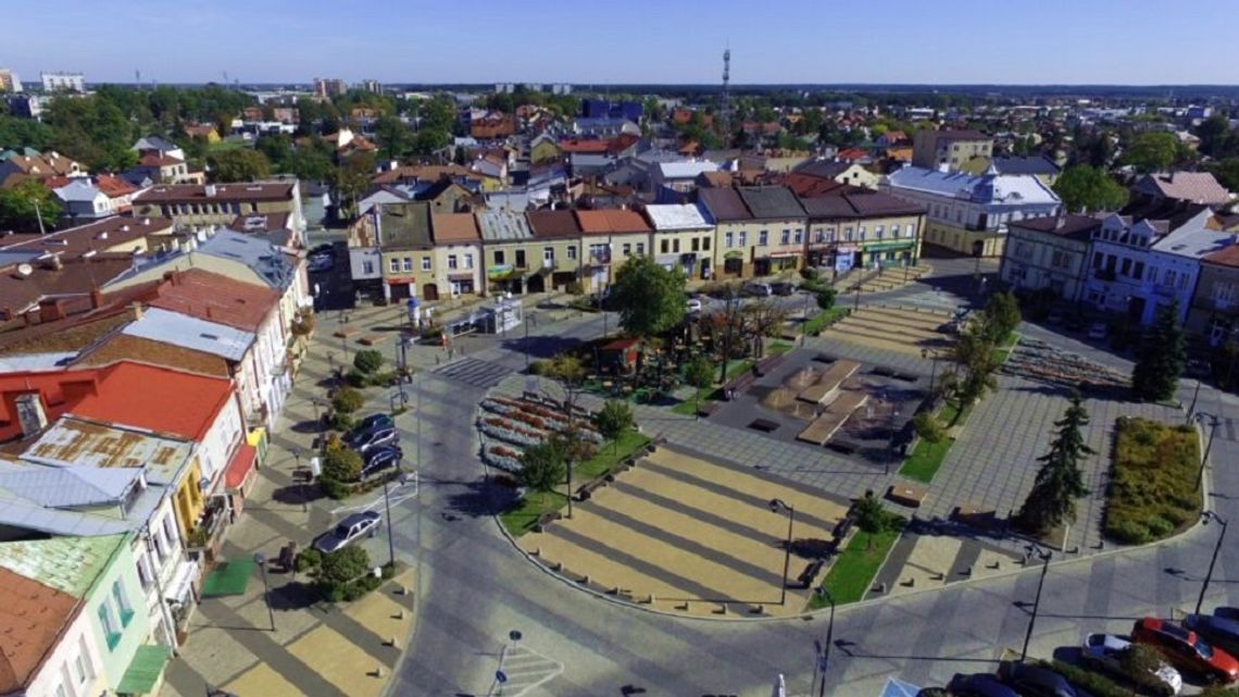 Mielec. Całkowite wyłączenie ruchu okrężnego z ul. Rynek na czas wakacji