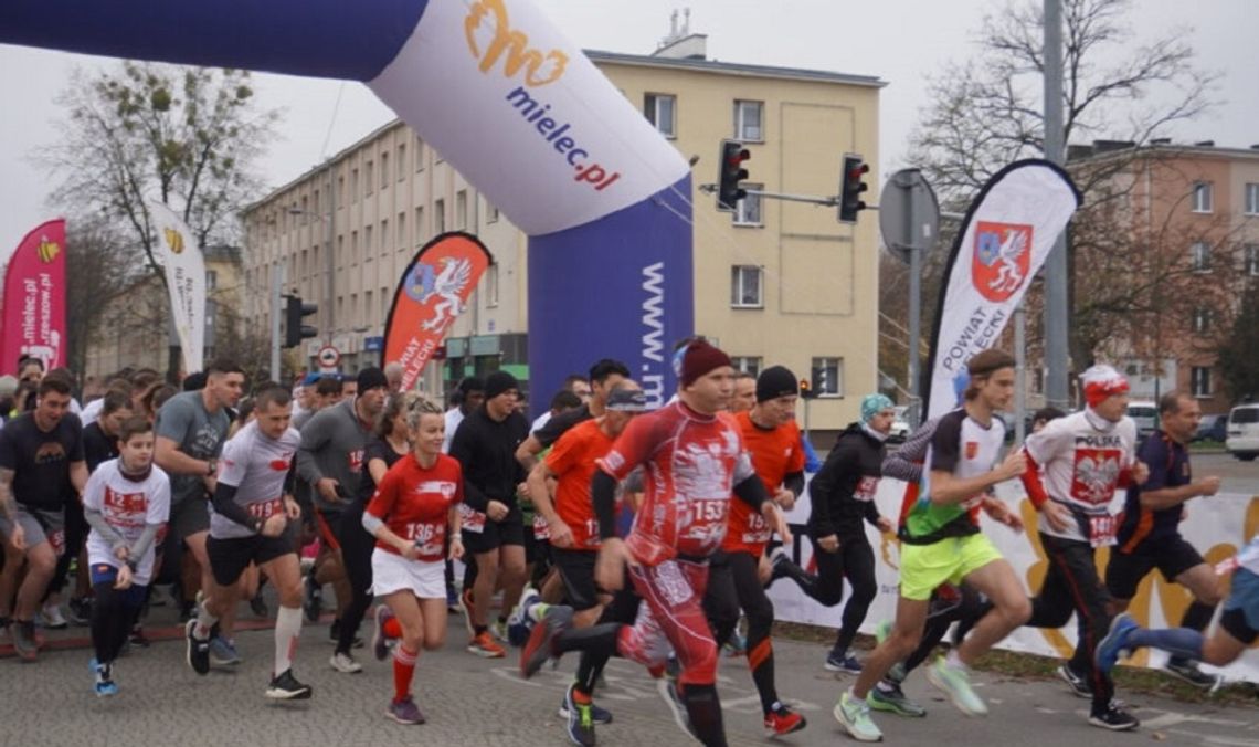 Mielec. Narodowe Święto Niepodległości na sportowo