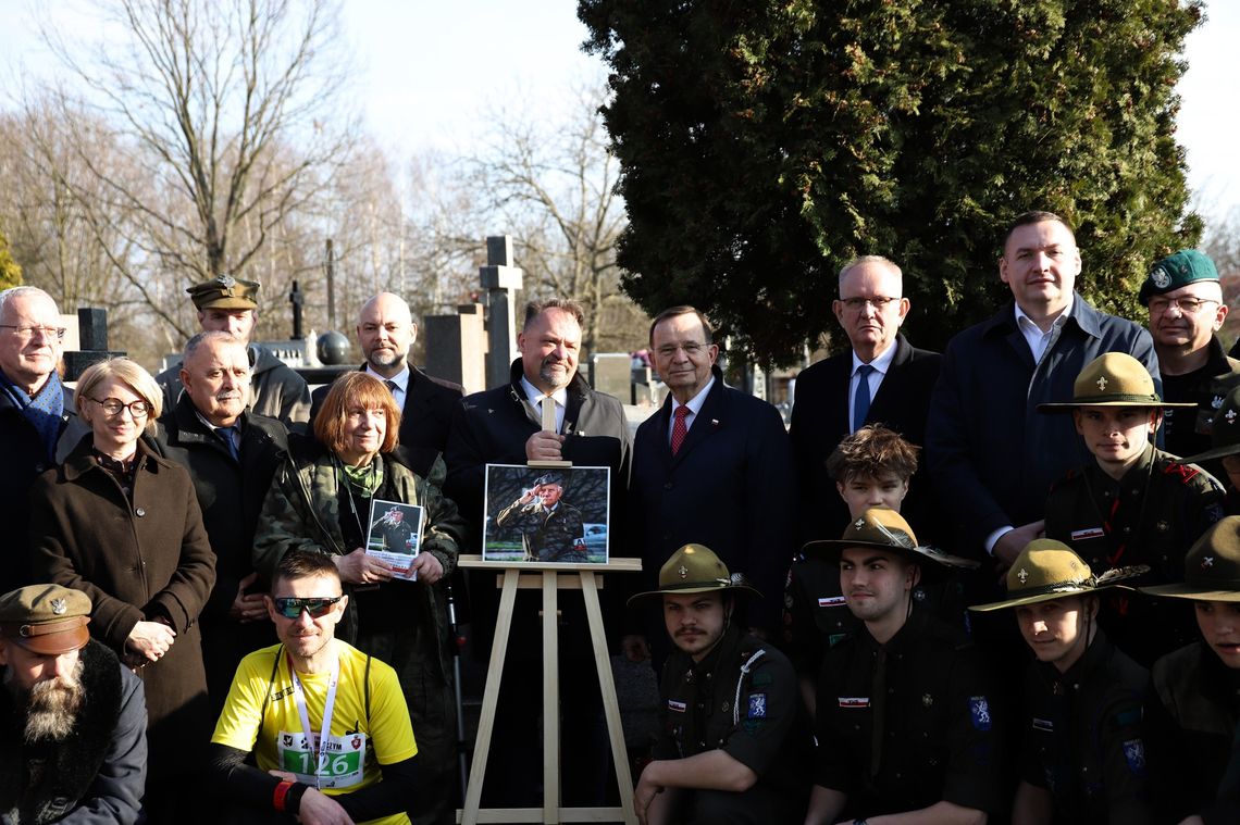 Mielec pamięta. Odznaczenie śp. kpt Jerzego Dębickiego Mielec pamięta. Odznaczenie śp. kpt Jerzego Dębickiego