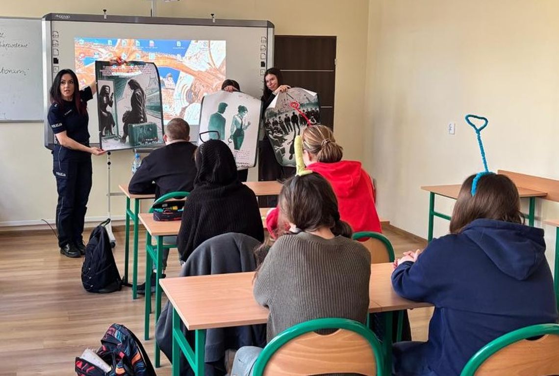 Mieleccy policjanci ostrzegali młodzież przed handlem ludźmi i nie tylko.
