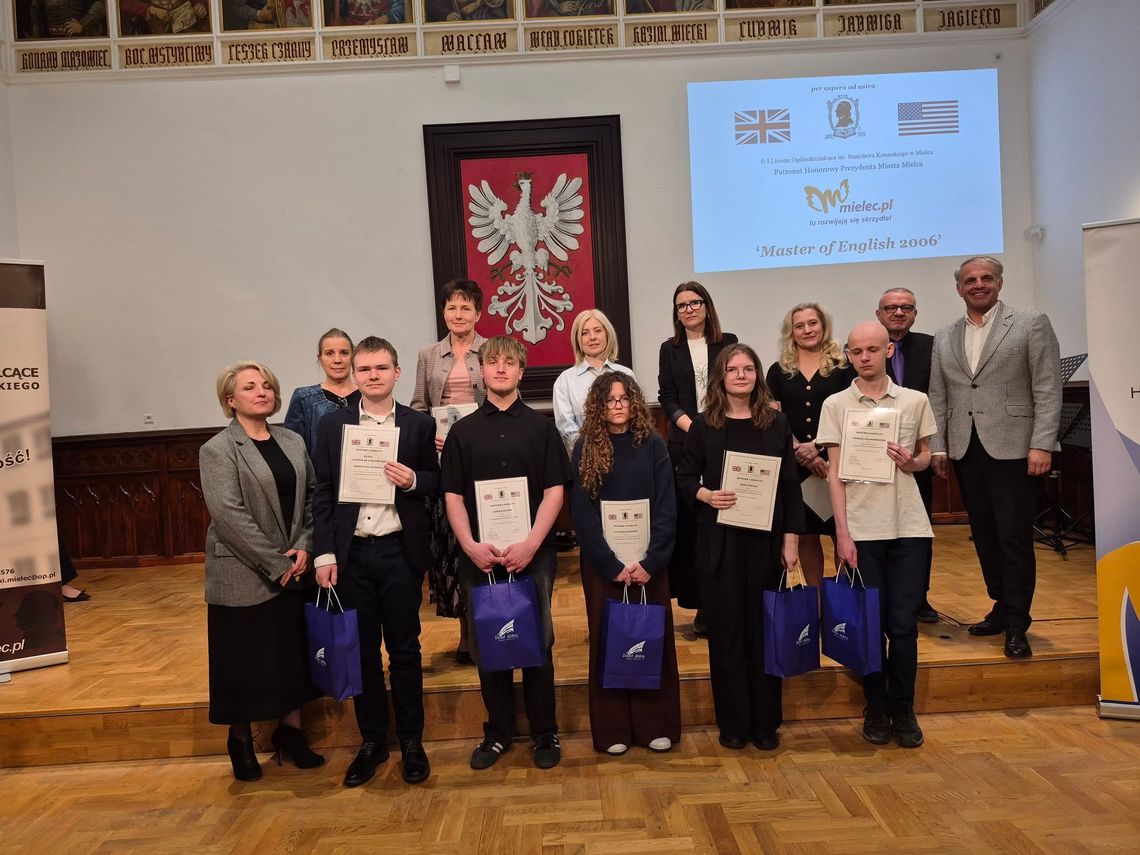 Mistrzowie języka angielskiego nagrodzeni
