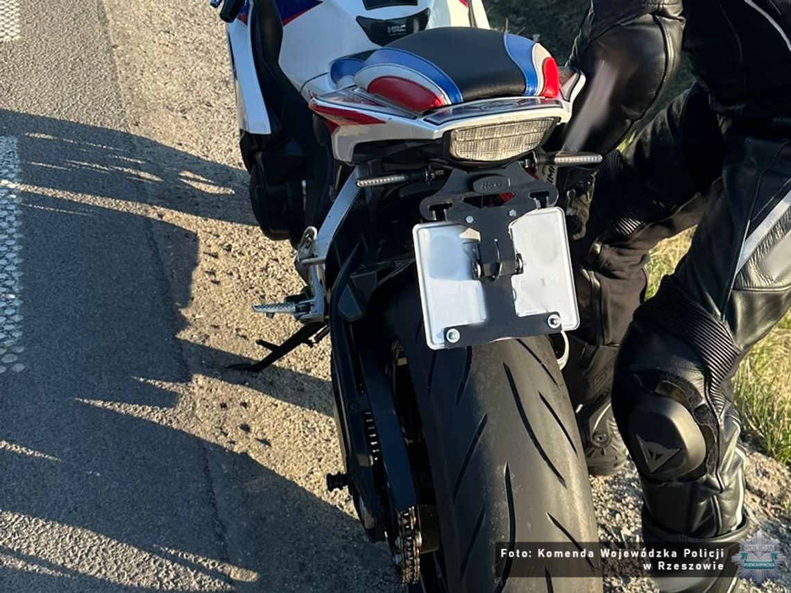 Motocyklista złapany. To co miał zaskoczyło nawet policjantów.