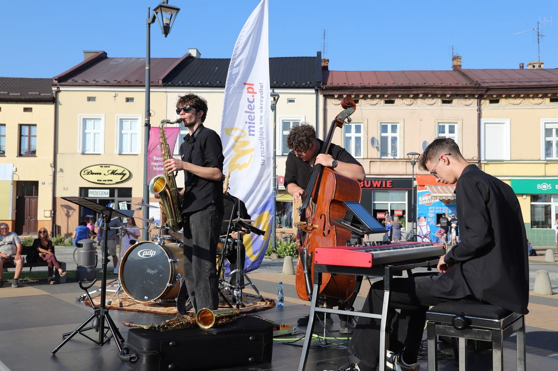Muzyczna uczta dla ucha na mieleckim rynku