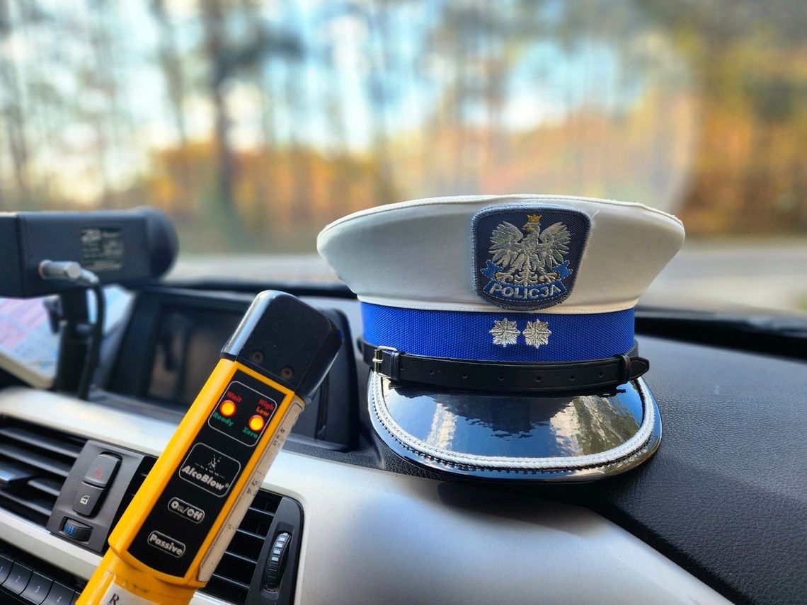 Na widok radiowozu kierowca nagle zawrócił. Okazało się, że był nietrzeźwy Na widok radiowozu kierowca nagle zawrócił. Okazało się, że był nietrzeźwy