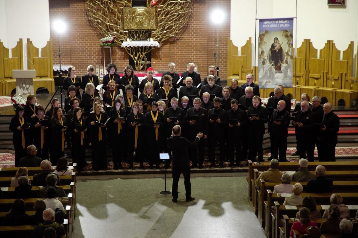 Niezwykła aura muzyki chórów w kościele pw. MBNP w Mielcu
