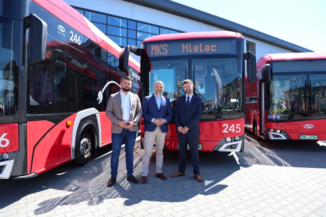 𝗡𝗼𝘄𝗲 𝗮𝘂𝘁𝗼𝗯𝘂𝘀𝘆 𝗲𝗹𝗲𝗸𝘁𝗿𝘆𝗰𝘇𝗻𝗲 dla naszego miasta. Mielec inwestuje w ekologiczny transport