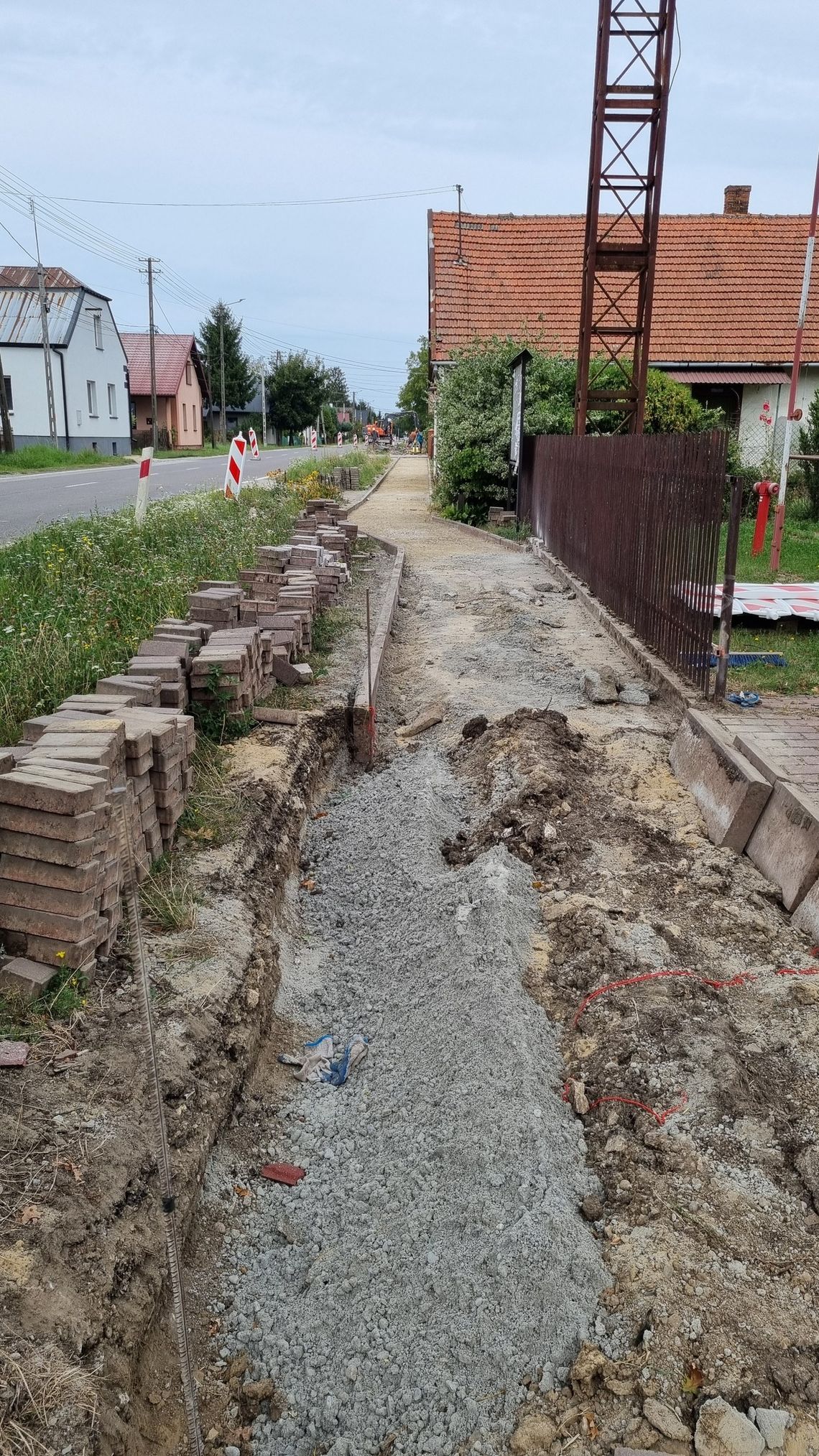 Nowe inwestycje i bezpieczny chodnik w Gminie Borowa