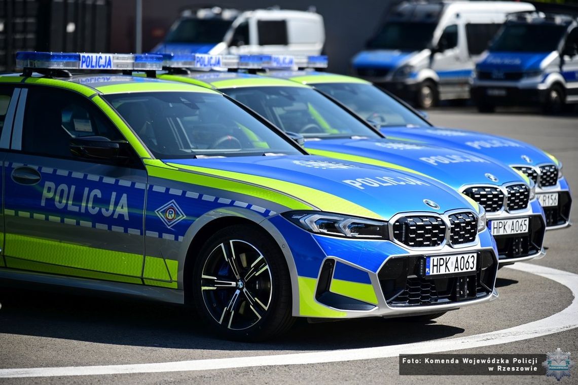 Nowe radiowozy podkarpackich policjantów