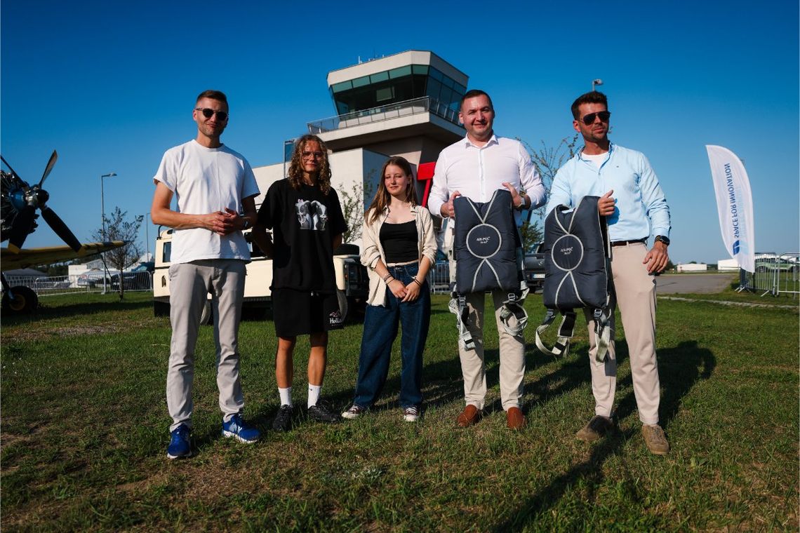 Nowe spadochrony dla mieleckich szybowników Nowe spadochrony dla mieleckich szybowników