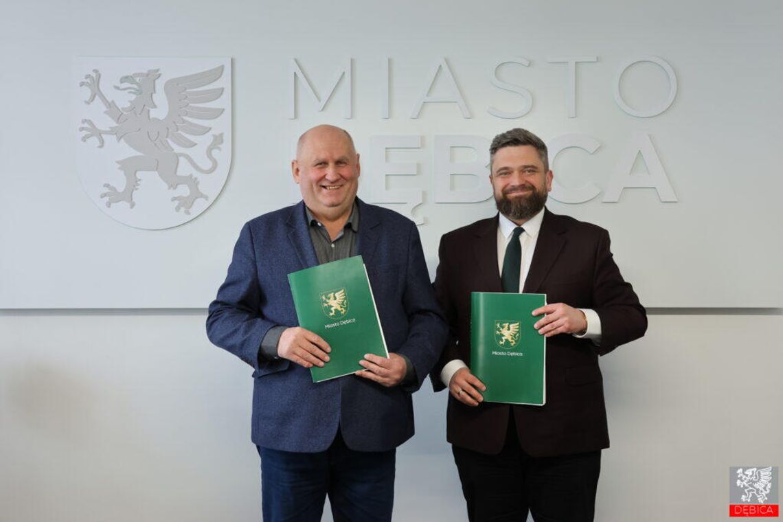 Nowy park kieszonkowy w centrum Dębicy. Zielona inwestycja za ponad 3 mln zł Nowy park kieszonkowy w centrum Dębicy. Zielona inwestycja za ponad 3 mln zł